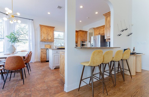 Dripping Springs House | Sleeps 20 - Pool, Fire Pit, Game Room, + Views!