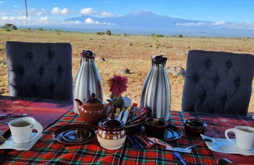 Amboseli Cabin | Sleeps 3, Ensuite Star Bed Mt Kilimanjaro View