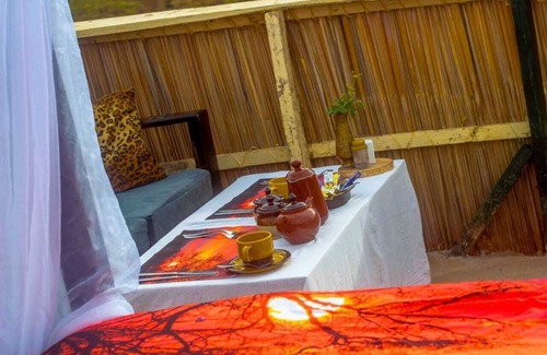 Amboseli Cabin | Sleeps 3, Ensuite Star Bed Mt Kilimanjaro View