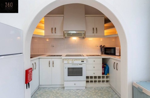 Il-Balluta Apartment | SLM053 - MB · A comfy Seafront 1BR APT, in Tower Road in Sliema