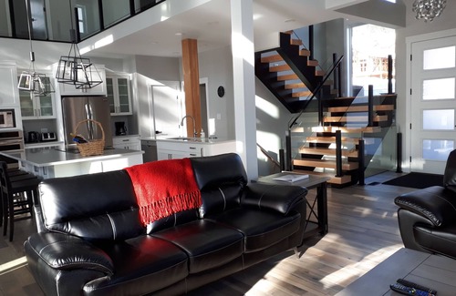 Sundance Estates House | Slopeside House With The Best Ski In And Out At Sun Peaks