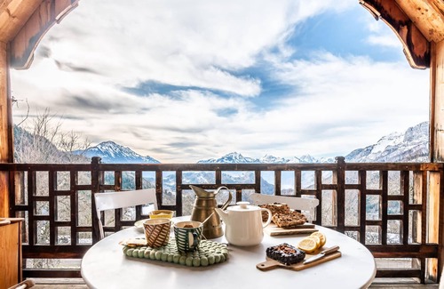 Serraval Ski Chalet | Slow Chalet de l'Ourse - Charming old chalet, stunning view, sauna, pets ok