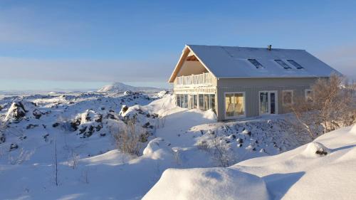 Skutustadir Apartment | Slow Travel Mývatn - Þúfa - Private Homestay