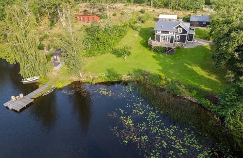 Hjorted House | Småland pure - direct lakeside location with sauna and jacuzzi