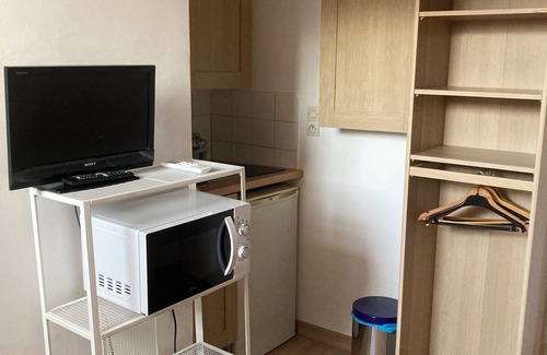 Carre d'Or Apartment | Small air-conditioned studio in the heart of Nice and 5 minutes from the beaches