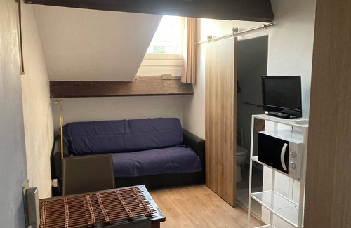 Carre d'Or Apartment | Small air-conditioned studio in the heart of Nice and 5 minutes from the beaches
