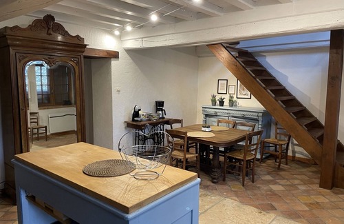 Cortevaix House | Small Burgundy stone house, private courtyard, close fromCluny, Taizé, Cormatin.