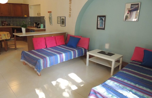 Pitsidia Cottage | Small country house with garden and arbor next to 2 wonderful beaches