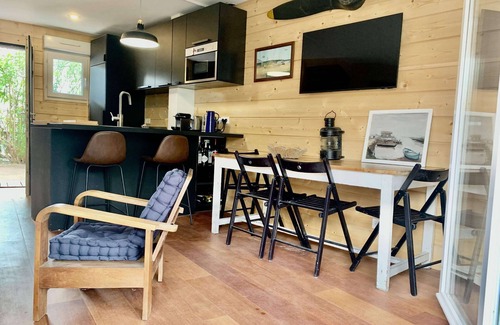 Le Canon House | Small duplex house with terrace in residence with swimming pool center Le Canon