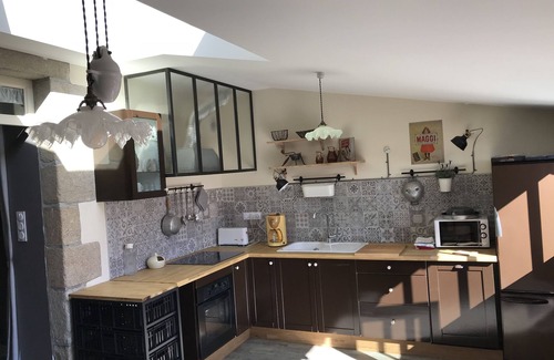 La Turballe House | Small fisherman's house in the town center, 2 minutes' walk from the port and the beach.