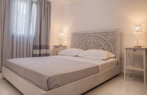 Andros Town Bed & Breakfast | Small Paradise - Suite in Nature