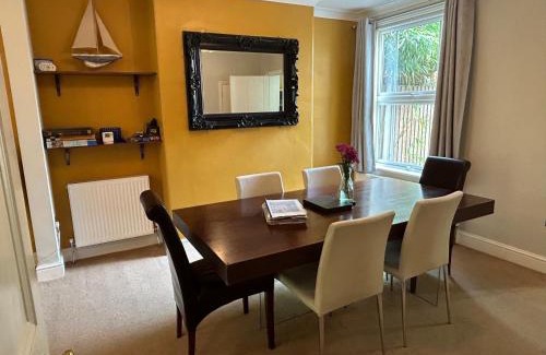 Stalham House | Smart & Comfortable 3-bedroom Victorian house