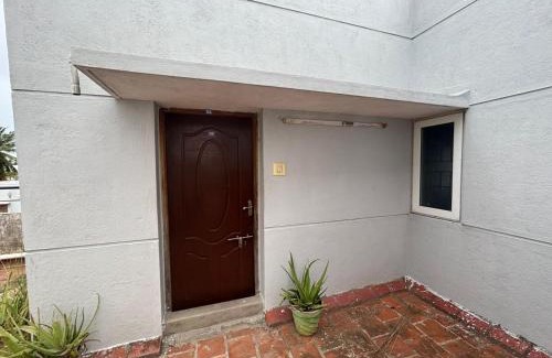 Chennai Hotel | Smart Homes near koyambedu by Stayz Royale