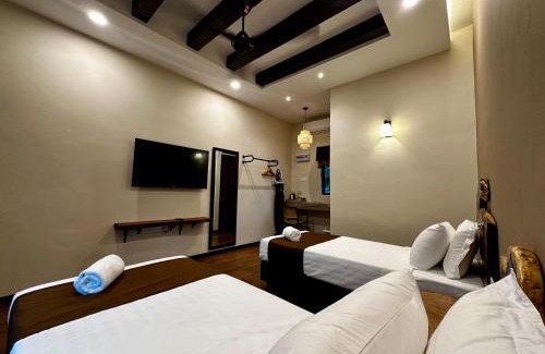 Kampung Padang Midin House | Smilang Chalet