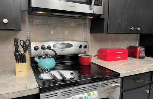 Lubbock House | Smiley Bush BnB-Great for family functions! 1K/2Q