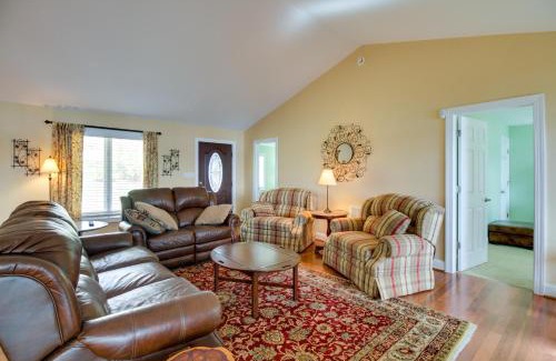 High Point House | Smith Mountain Lake Getaway with Private Dock!