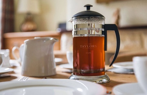 Sparrowpit Cottage | Smithy Cottage; comfortable 18th Century Cottage. In the Peak District Park