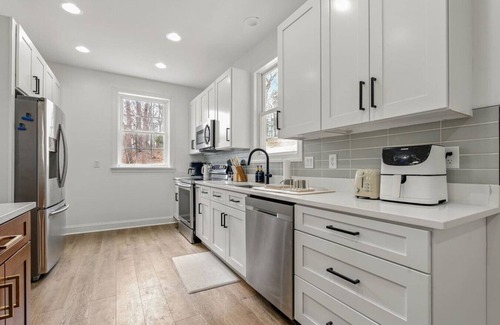 Huddleston Apartment | SML Luxe Cabin Retreat
