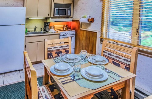 Banner Elk Apartment | Smoketree Lodge