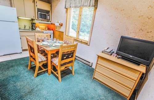 Banner Elk Apartment | Smoketree Lodge