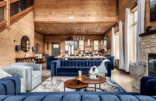 Gatlinburg - Pigeon Forge Cabin | Smoky Mtn -GameRoom,Theater,Firepit,HeatedPool&BBQ