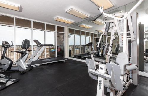 Fort Walton Beach Apartment | SMP 101 - 3 BR Bchfront Poolside Condo - Sleeps 9!