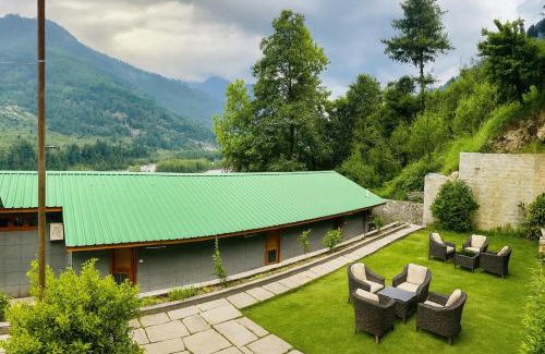 Himalayan North Hotel | Snow Clad Riverview Hotel & Resort, Manali