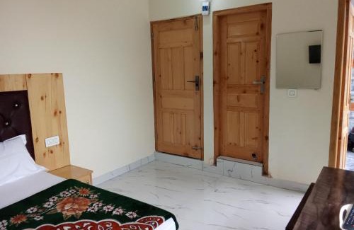 Burwa Hotel | Snow View