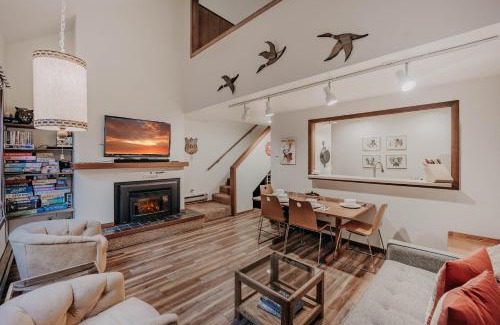 Glacier Apartment | Snowater Condo 91 - Wi-Fi - Pets Ok - Sleeps 6