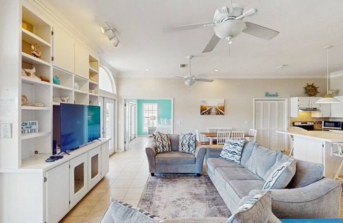 St. George Island House | Snowbird-friendly beach house with private deck, A/C, & Fast WiFi