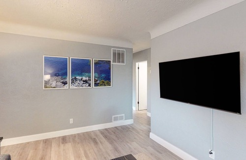 Disston Heights House | Snowbird-friendly home with fenced yard, work-from-home space, & washer/dryer