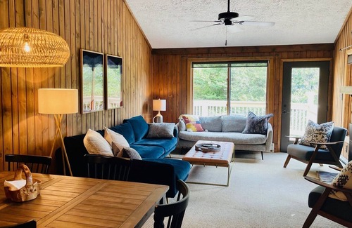 Snowshoe Cabin | Snowdaze Cabin - Snowshoe, Ski In/Out, Fireplace