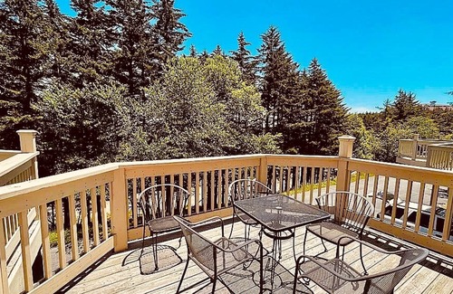 Snowshoe Cabin | Snowdaze Cabin - Snowshoe, Ski In/Out, Fireplace