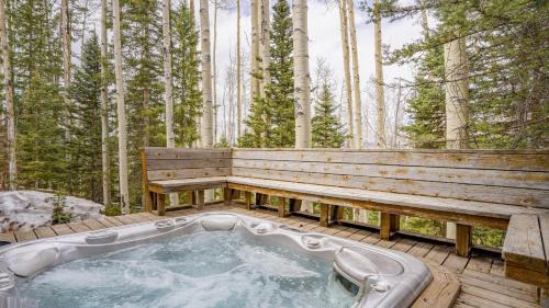 Mountain Village House | Snowdrift Cabin by AvantStay Breathtaking Home w Prime Ski Access