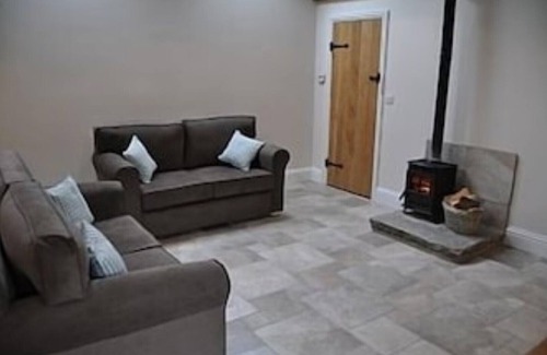 Millthorpe Cottage | Snowdrop Cottage - Luxury Accommodation In The Heart Of Derbyshire