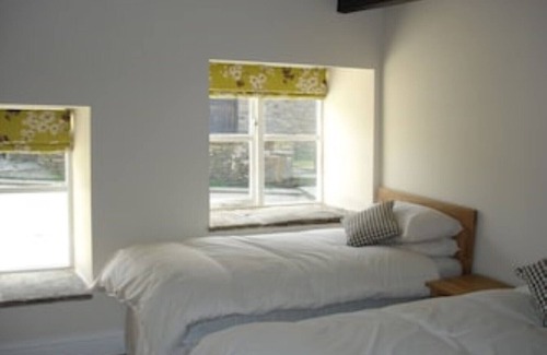 Millthorpe Cottage | Snowdrop Cottage - Luxury Accommodation In The Heart Of Derbyshire