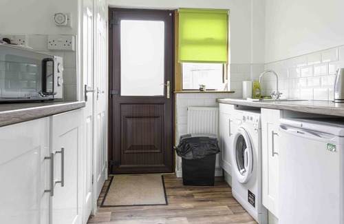 Falkirk House | Snug Modern Home in Falkirk