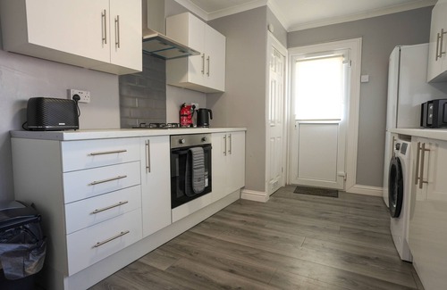 Wishaw House | Snug Modern House in Wishaw