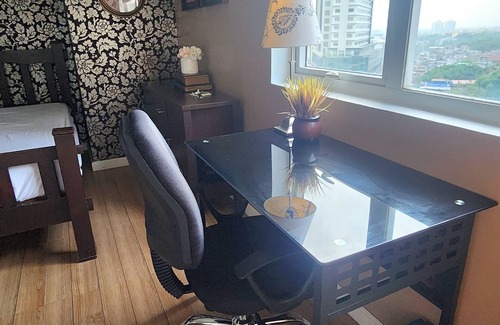 Bonifacio Global City Condo | So homey, so comfortable and spacious, 2 Br,2 Bath In The Heart Of BGC