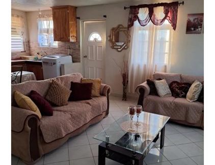Goodland Apartment | So-neez Top floor apt