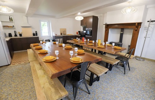 Lenax Villa | So Villa Chez Pommet (03) - Heated swimming pool - Basketball - Sauna 2h Lyon - 30p.