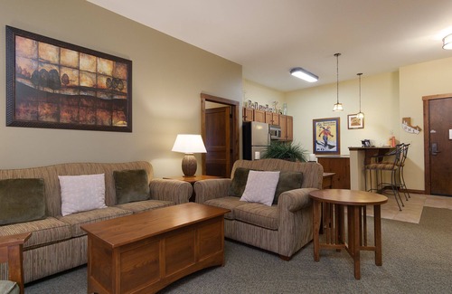 Snowshoe Condo | Soaring Eagle #406: 2 Bedrooms, 2 Full Baths: Slope Side, Hot Tubs. Underground Parking.