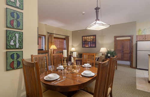 Snowshoe Condo | Soaring Eagle #406: 2 Bedrooms, 2 Full Baths: Slope Side, Hot Tubs. Underground Parking.