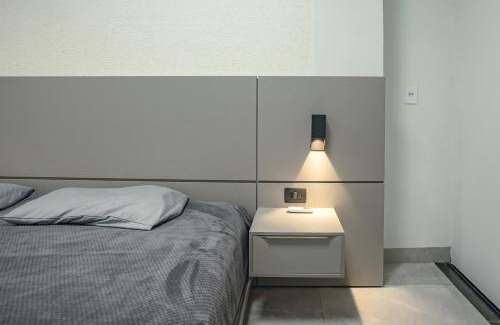 Maringa House | Sobrado Luxo com Hidromassagem, Terraço e Lareira