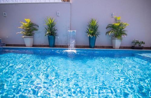 Setor Lagoa Quente House | Sobrado Luxuoso c/3 Suítes e Piscina Quente