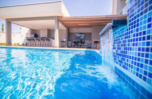 Setor Lagoa Quente House | Sobrado Luxuoso c/3 Suítes e Piscina Quente
