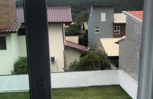 Palhoca House | Sobrados Pinheira