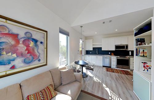 South Congress House | SoCo Eleganance