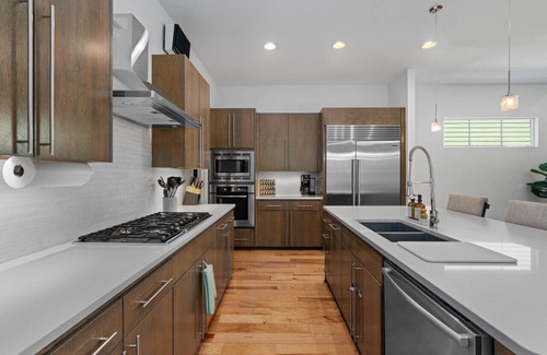 Greater South River City House | SoCo Modern Luxury Home, Pool, near S. Congress