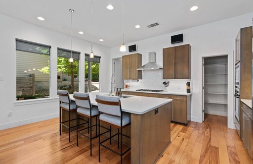 Greater South River City House | SoCo Modern Luxury Home, Pool, near S. Congress